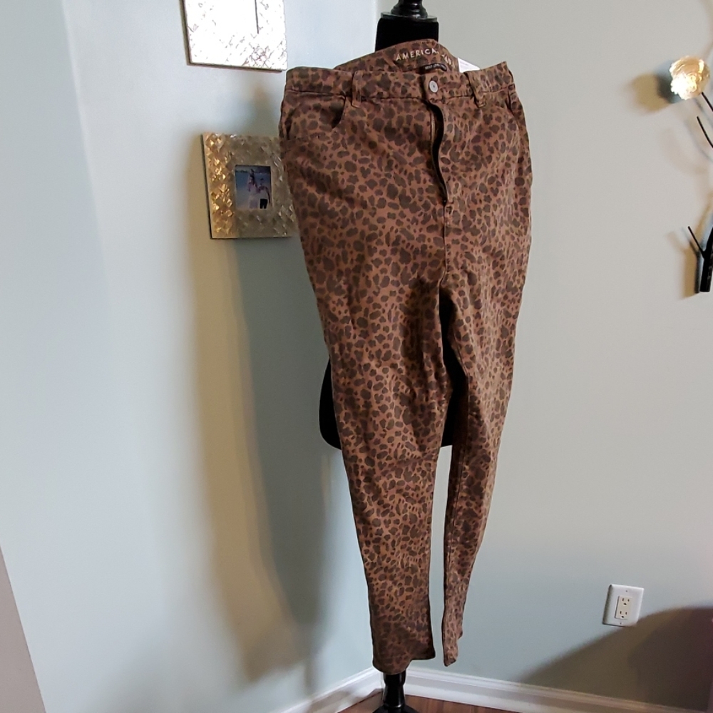 NWT- American Eagle 18L leopard high rise jegging
